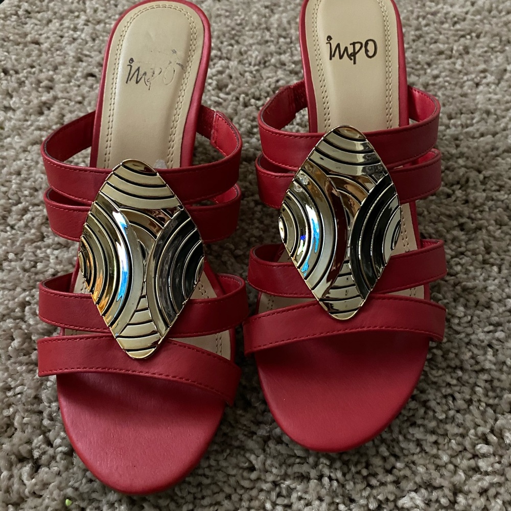 Impo sandals